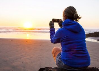 Movistar refuerza su 5G este verano en 500 municipios costeros y del interior de España