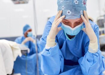 El estrés laboral recurrente daña la comunicación interna de las compañías