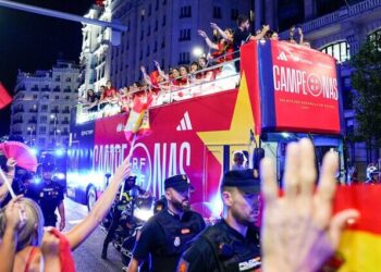 La 1 lidera con la fiesta de la selección española femenina (18,4%)