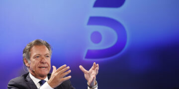 Salem vende la piel del oso antes de cazarla con la “evolución de Telecinco”