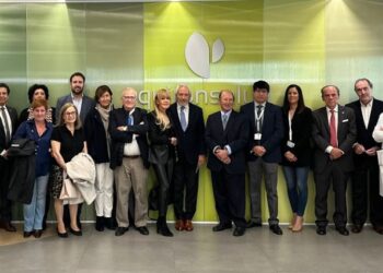 Neurocirujanos debaten las controversias en la cirugía en la tercera y cuarta edad