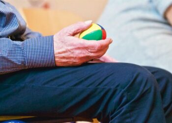 La soledad y el aislamiento afectan a la salud mental de los adultos mayores