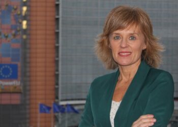 Marta Carazo sustituye a Carlos Franganillo al frente del ‘Telediario 2’