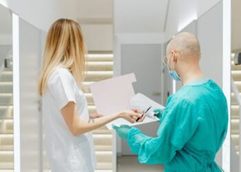 Visitadores farmacéuticos y enfermeros: los mejor pagados de los sectores sanitario y farma