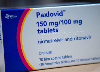 España pierde millones al tirar medicamentos contra la covid que han caducado