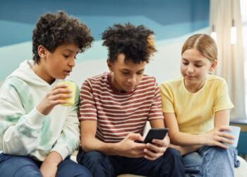 Los adolescentes reconocen que sus problemas de autoestima vienen de las redes sociales