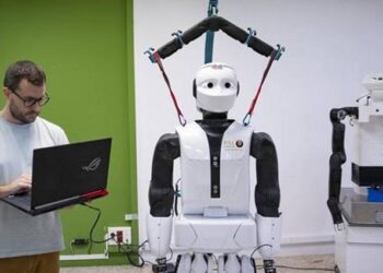 La Comisión Europea intensifica su apoyo a las pymes para que desarrollen IA