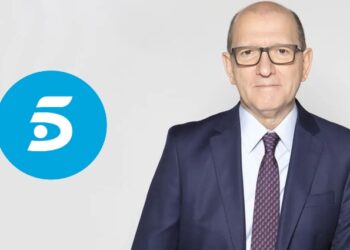 Salem mantiene a Villanueva un año después pese a la falta de resultados