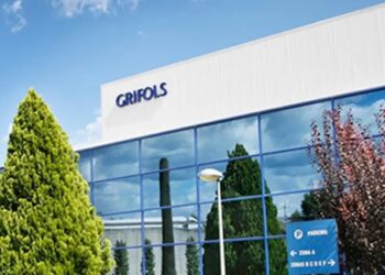Grifols intenta aplacar la crisis con la renovación de su cúpula directiva