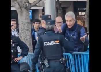 MANOLO ACABA CHINÁNDOSE