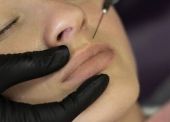 Cada vez más jóvenes se someten a retoques estéticos incitados por las redes sociales