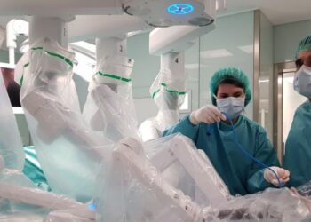 Tres hospitales de Quirónsalud entre los referentes regionales en cirugía robótica