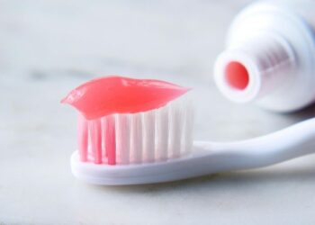 No cepillarse los dientes puede aumentar el riesgo de sufrir enfermedades cardiovasculares