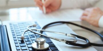 La mitad de los directivos de la salud que trabajan en organizaciones sanitarias tienen 55 años o más