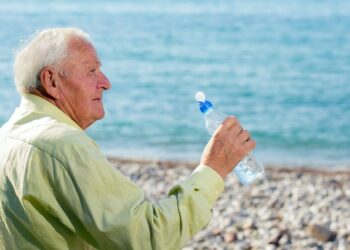Proteger a nuestros mayores: recomendaciones para un verano seguro y saludable