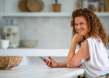 Roche recibe el marcado CE para su solución de monitorización continua de glucosa habilitada por IA