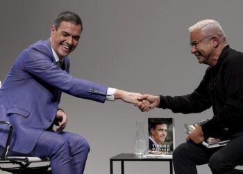 El Gobierno patrocina los desvaríos de Jorge Javier en el Congreso