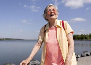 Claves para proteger la salud de las personas mayores en verano