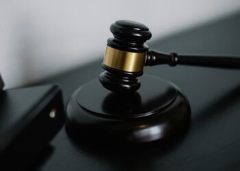 LLYC analiza el impacto del entorno regulatorio en la reputación de las empresas en México