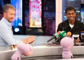 ‘El Hormiguero’ (23,3%) da un golpe en la mesa junto a Lamine Yamal frente a ‘La Revuelta’ (19,2%)