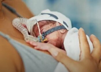 Los Bancos de Leche Materna de España buscan mamás donantes… con ojos de luna