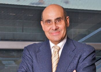 Luis Abril reconocido como creador de nuevos mundos para comunicar