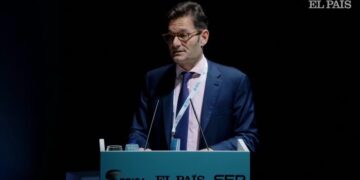 Oughourlian presume de luchar contra los bulos para allanar el camino a Sánchez