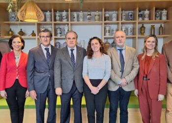 La Facultad HM Hospitales de Ciencias de la Salud de UCJC analiza junto al Consejo General de Colegios Farmacéuticos la nueva normativa europea