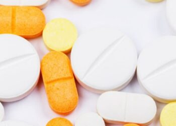 Sanidad presenta la estrategia de la Industria Farmacéutica para los próximos cuatro años