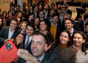 Lobistas en España felicitan el año nuevo con “ganas de alcanzar nuevos hitos” 