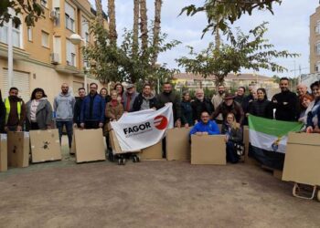 Fagor dona placas de inducción a familias víctimas de la DANA