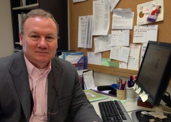 “La plaza del pueblo ha pasado a ser la plaza virtual de la esfera pública”