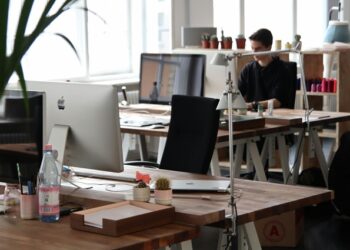 LLYC sigue apostando por la flexibilidad laboral en un entorno global de retorno a oficinas