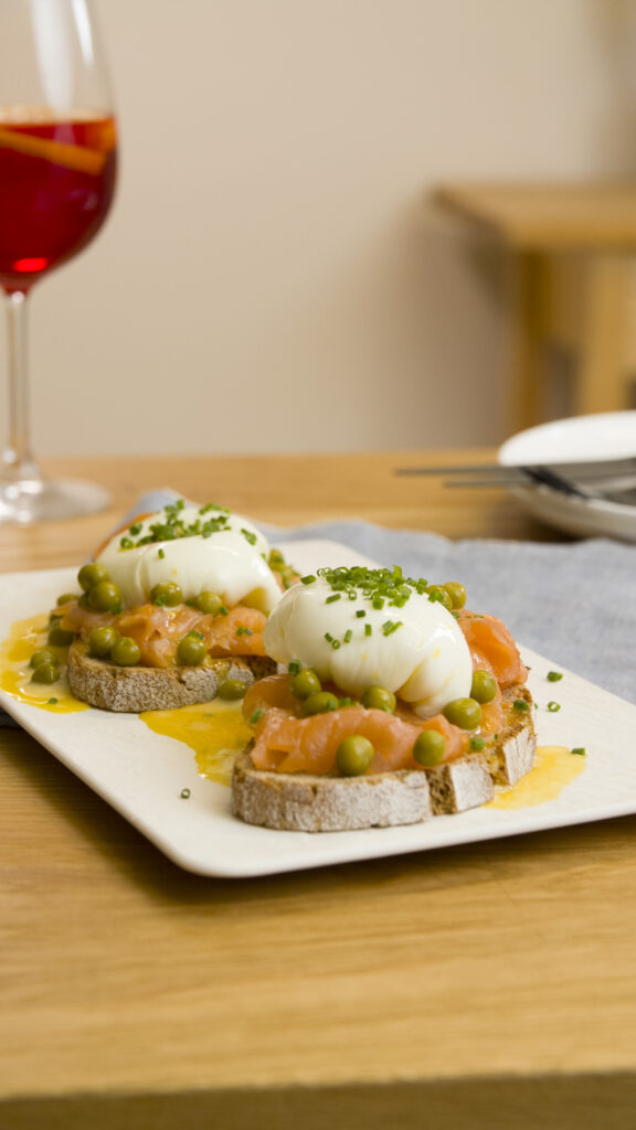 Los 4 platos sencillos con salmón para organizar un brunch gourmet de fin de semana