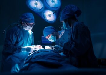 Solución a la distensión abdominal tras el embarazo mediante la técnica REPA