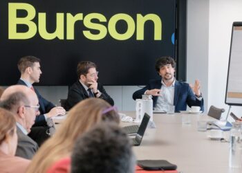 Burson analiza el contexto geopolítico en la era post-hiperglobalización