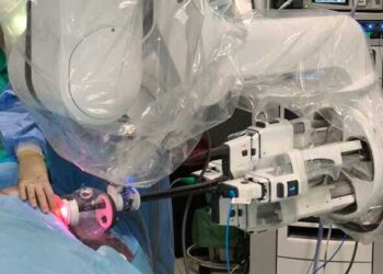 HM Hospitales vuelve a marcar un hito histórico al robotizar de forma pionera la cirugía mamaria mínimamente invasiva en España