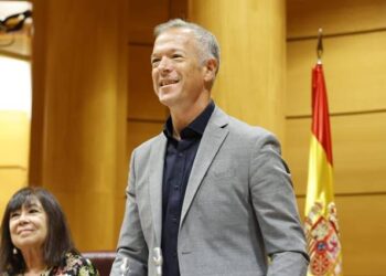 El PSOE pierde a uno de sus históricos en el Senado: Ander Gil se va a LLYC