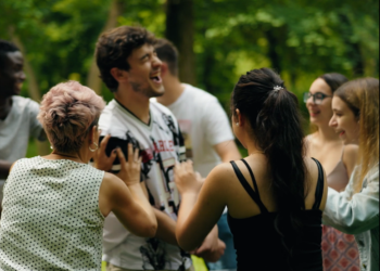 De la presión social a la desigualdad: desafíos invisibles a los que se enfrenta la adolescencia