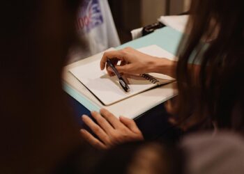 LLYC advierte sobre los riesgos de eliminar las iniciativas DEI y propone una estrategia comunicativa adaptada