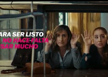Marketing a todo tren: OUIGO bromea y RENFE, en su línea