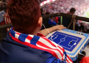 Telefónica y Atlético de Madrid ofrecen una solución tecnológica pionera para aficionados con discapacidad visual 