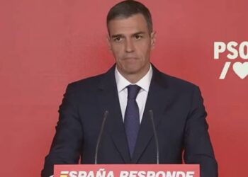 Manipulación política: Claudia Nicolasa analiza los gestos de Sánchez