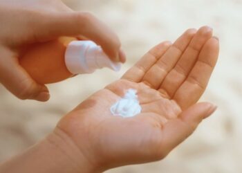 La demanda de productos solares en las farmacias crece un 40% en los últimos cuatro años