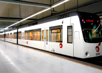 El metro reabre en Valencia