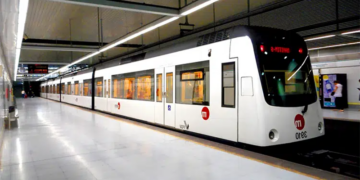 El metro reabre en Valencia