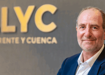 Enric Hernández, nuevo Senior Advisor de LLYC en Barcelona