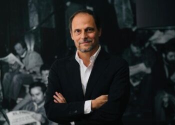 Jan Martínez se estrena al frente de ‘El País’ con un leve repunte de ventas