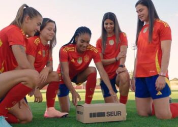 SEUR une a la Selección Española de Fútbol con las pymes afectadas por la DANA