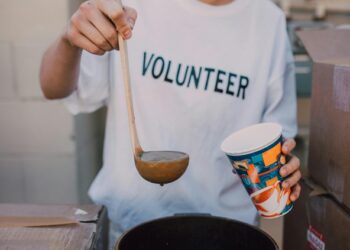 La UE apuesta por el storytelling y los influencers para acercar la ayuda humanitaria a los europeos